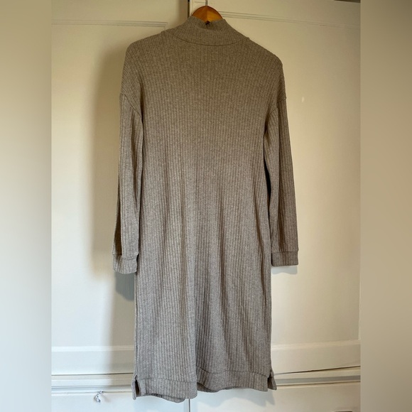 BB Dakota Steve Madden Cozy Ribbed Knit Sweater Dress with Pockets - Picture 2 of 4